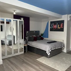 Modern Studio Close To Leeds Centre Apartment Leeds (West Yorkshire)